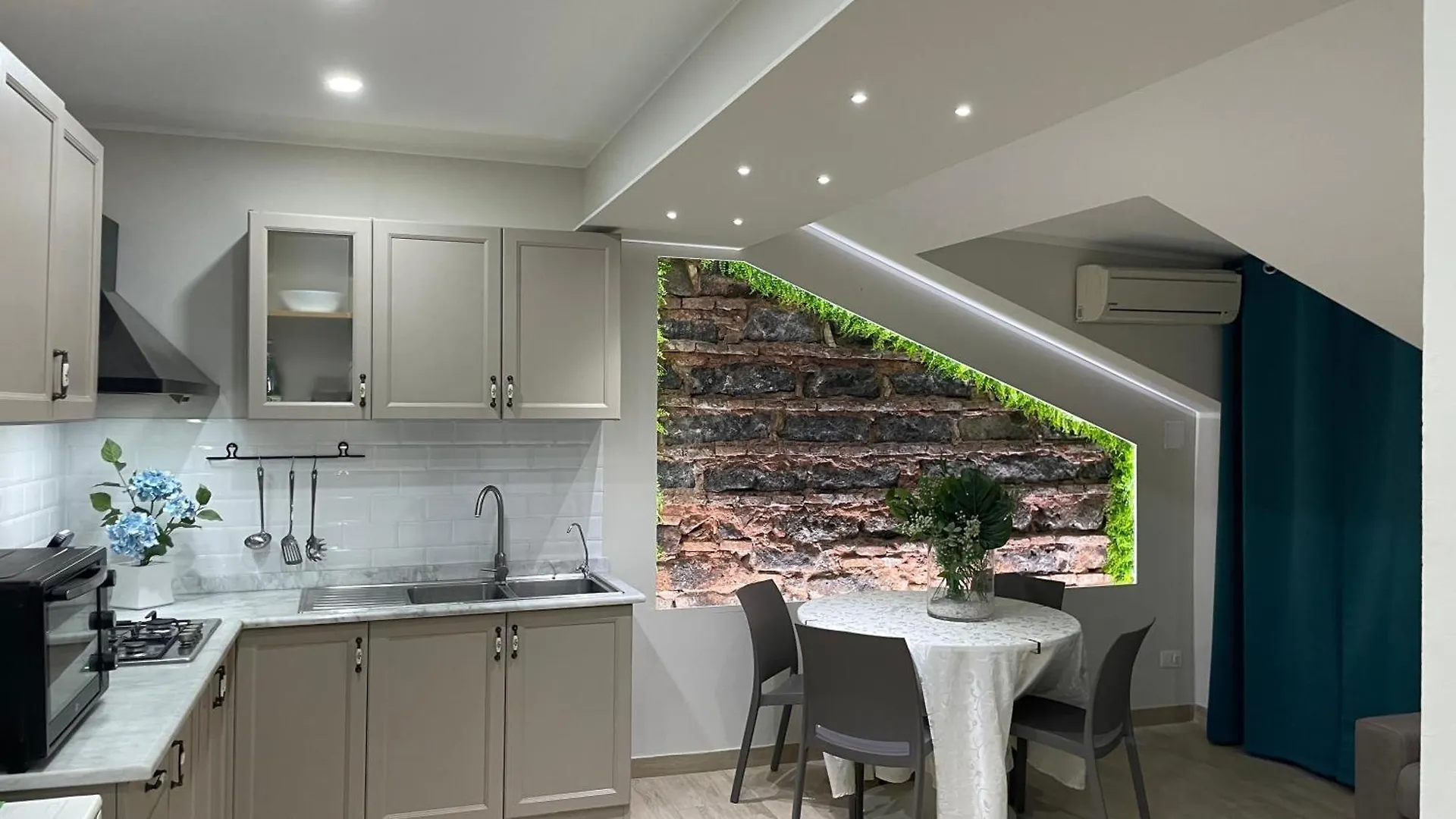 Storico17 Bed & Breakfast Catania 0*,  Italy