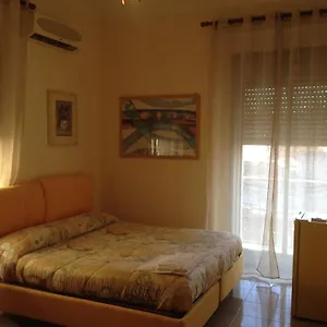 Bordighiera Bed & Breakfast Aeroporto di Catania Fontana Rossa
